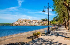 Anguillara Sabazia on Lake Bracciano, Image by Vlas Telino studio, Shutterstock