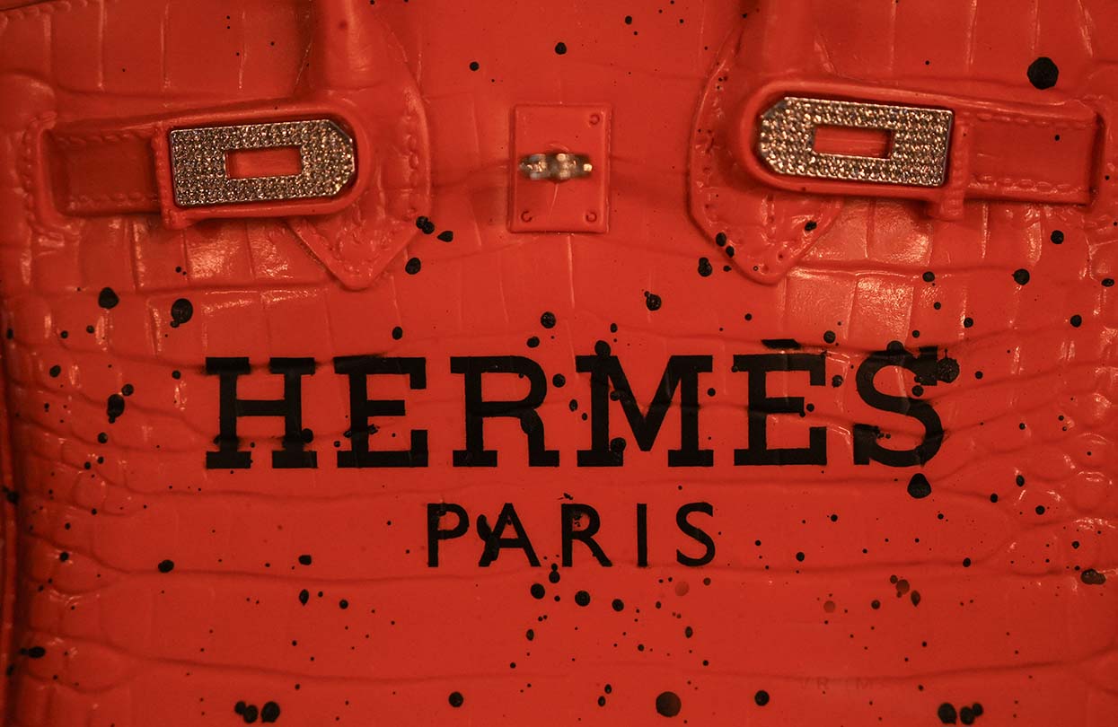 Being fashionable in paris is simple, Image by kipgodi, Shutterstock