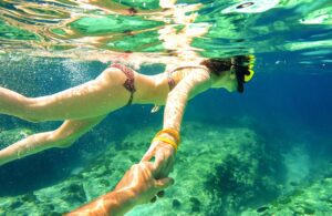 Snorkeling tour in exotic Fiji, image by View Apart, Shutterstock