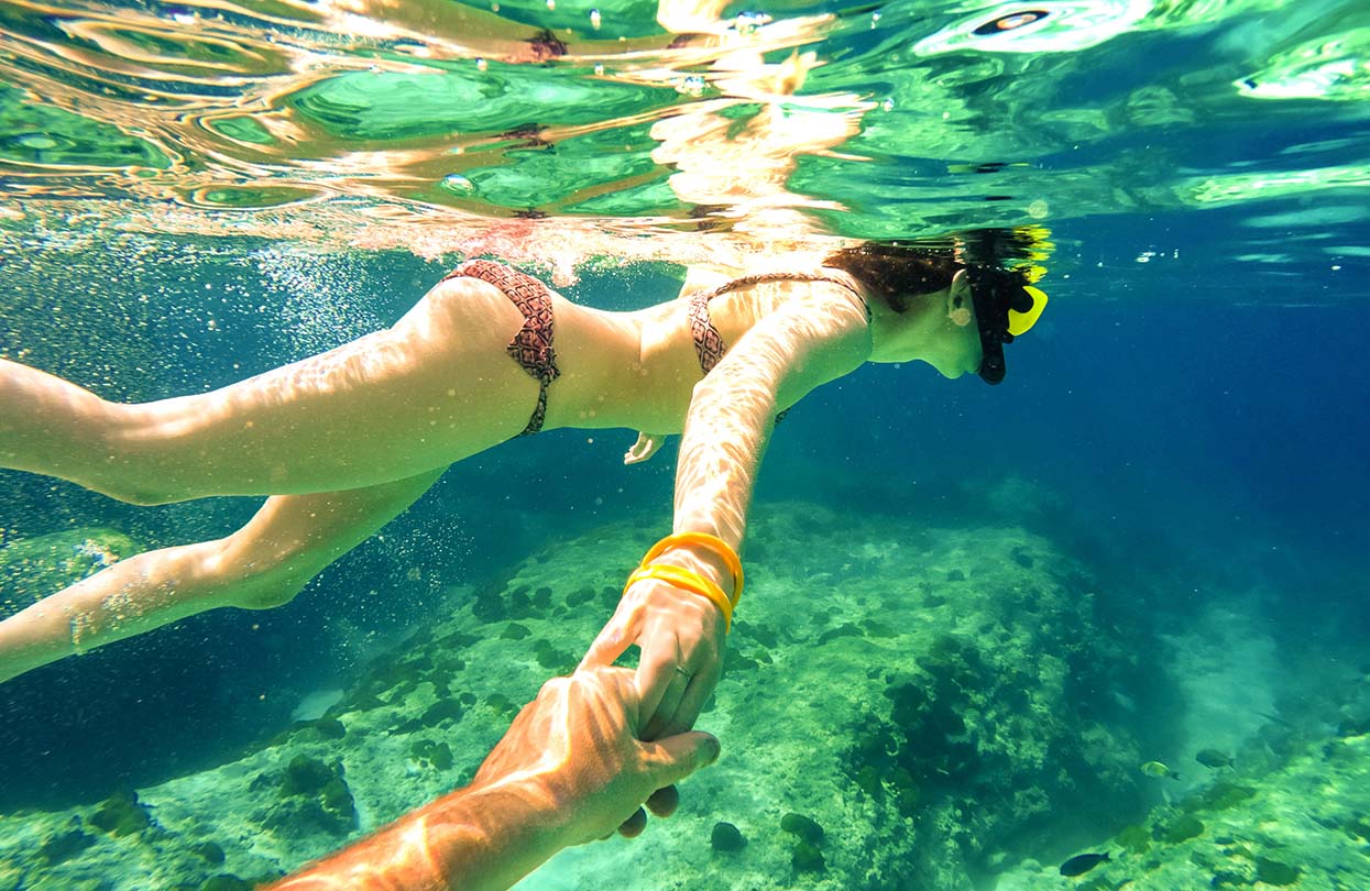 Snorkeling tour in exotic Fiji, image by View Apart, Shutterstock Snorkeling tour in exotic Fiji, image by View Apart, Shutterstock